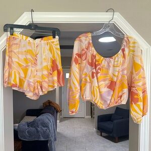 NWOT Pink Lily set, Medium